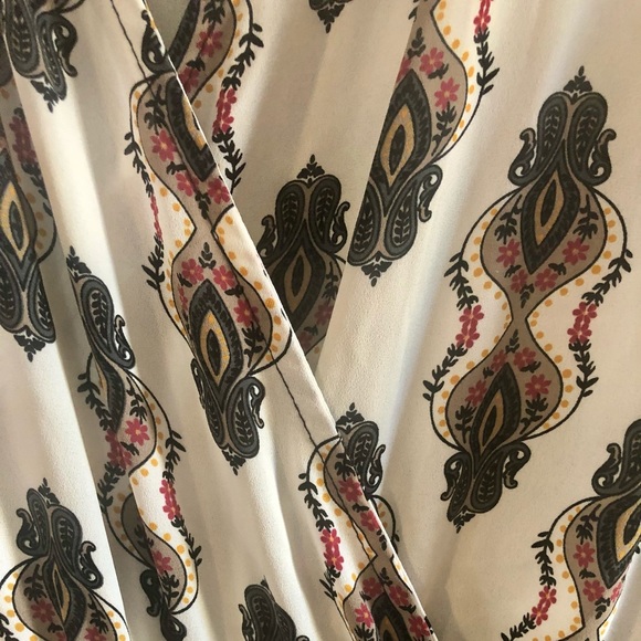 Elegant Jumpsuit - Picture 2 of 3